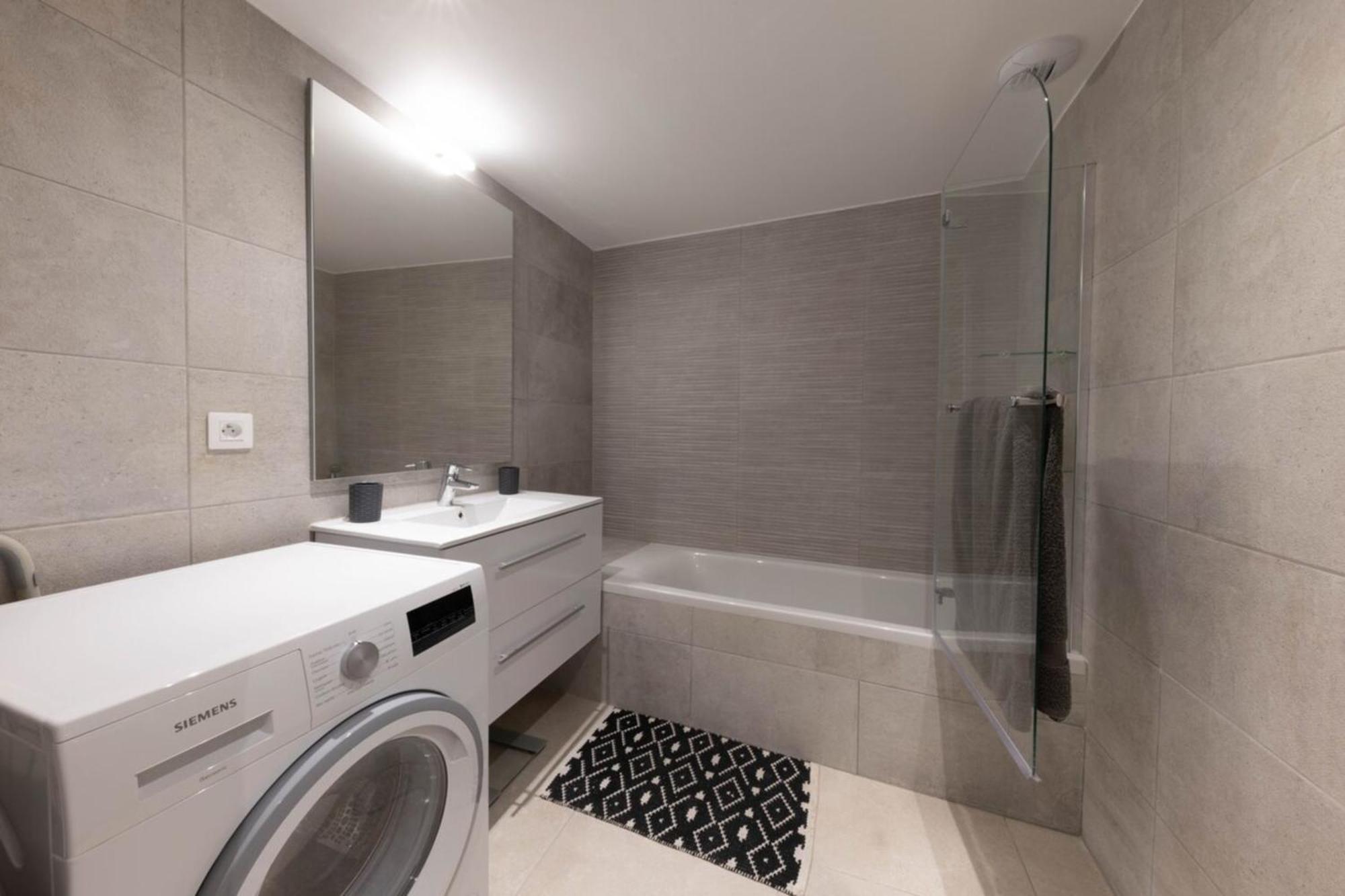 06Ah - Superb Waterfront T2 - Swimming Pool Leilighet Villeneuve-Loubet Eksteriør bilde